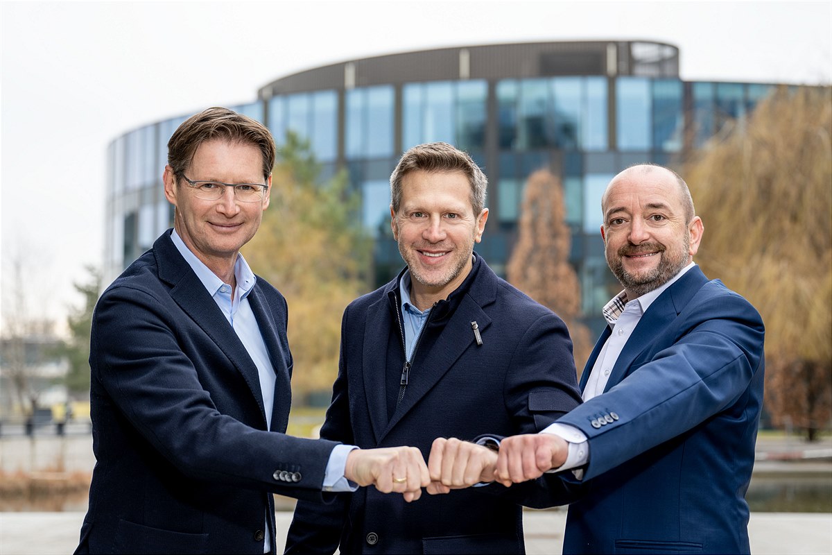 Foto_2 (v.l.): Andreas Kößl (CCO), Harald Trautsch (CEO) und Thomas Pöschl (CFO) sind das neue Vorstandsteam bei Dolphin Technologie